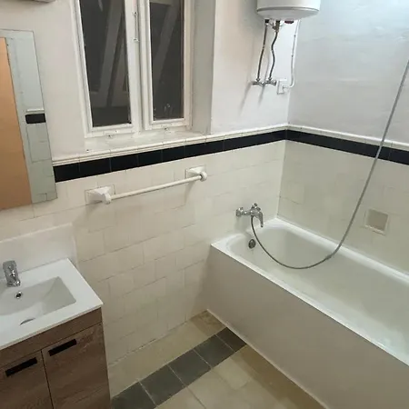Traditional House 5 Min Walk To The Sliema
